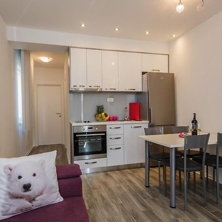 Lovely Apartments Kaštela Екстериор снимка