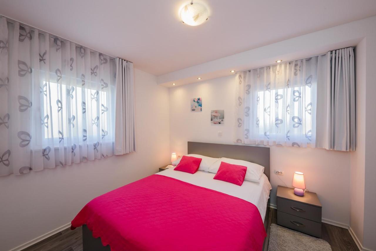 Lovely Apartments Kaštela Екстериор снимка