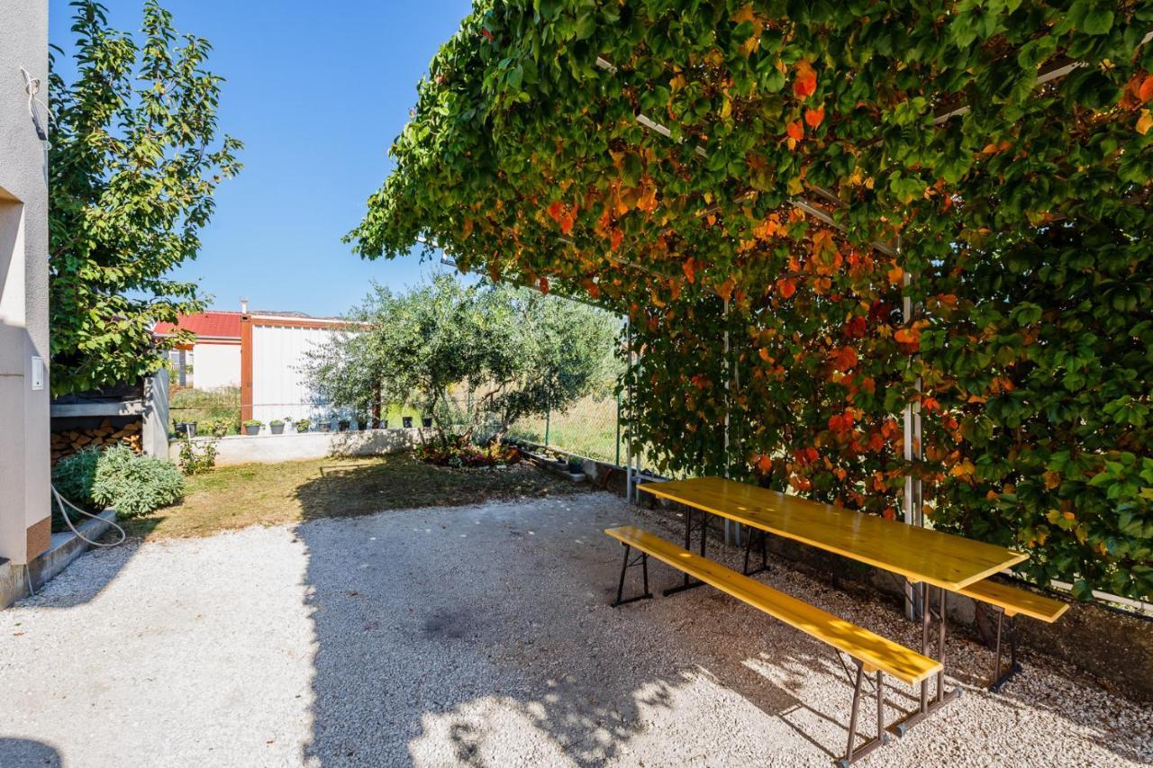 Lovely Apartments Kaštela Екстериор снимка